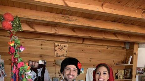 Чар или бедствие: Джулиана Гани сложи народна носия