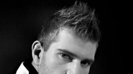 Отново неустоим за всички дами