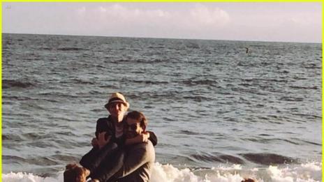 Бритни Спиърс е щастлива с новото си гадже Чарли Еберсол