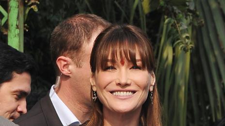 Карла Бруни отказа Кан