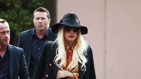 Гага си оперирала не само бедрото, а и носа