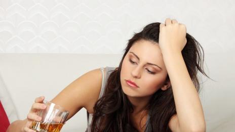 Защо алкохолът причинява рак
