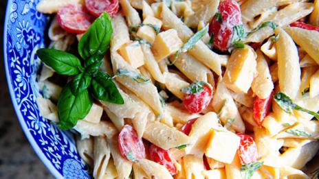 Видео рецепта: Пикантна салата с паста