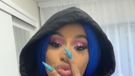 Карди Би оставя квартирата, мести се при Офсет