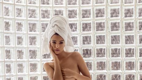 Ратайковски показа новите си бански и побърза да ги свали