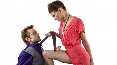 Как да се справите с властната си приятелка