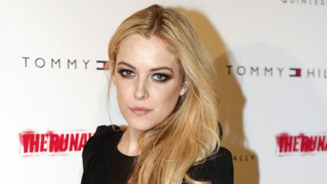 Внучката на Елвис Пресли се сгоди