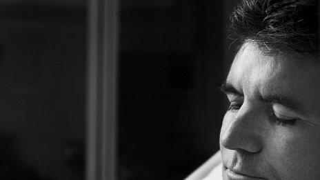 Саймън Кауъл показа първата снимка на новородения си син