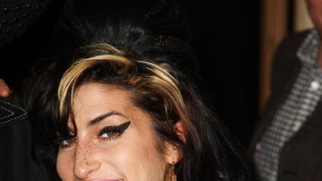 Ейми Уайнхаус си отиде