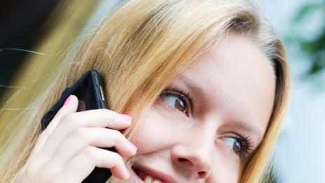 Мобилните телефони удвояват риска от инсулт