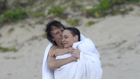 Пол Маккартни – грижовен татко на 45-годишната Стела