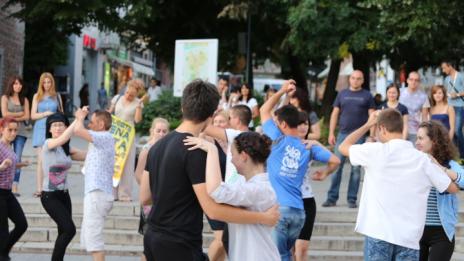 Горещи латино партита ни загряват за концерта на Буена Виста Соушъл Клуб