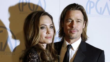 Анджелина ще режисира автобиография