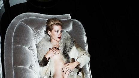 Дженюъри Джоунс: Бих спала с Пол Нюман и Риана!