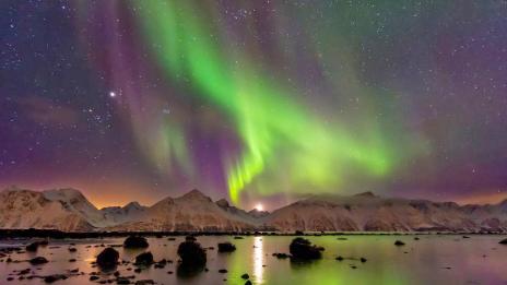 Зората на севера или красивият феномен северно сияние