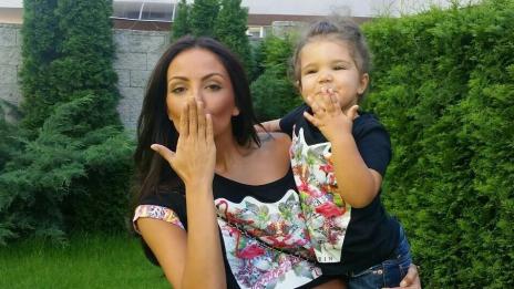 Николета Лозанова празнува третия рожден ден на дъщеря си