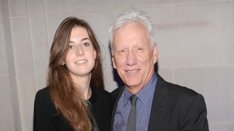 Новото гадже на Джеймс Уудс е с 46 години по-младо от него