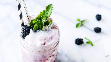 Домашен шейк с къпини