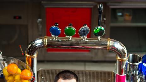 Наръчник на пътуващия мъж