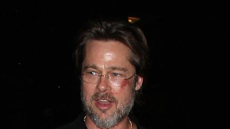 Брад Пит се преби в дома си