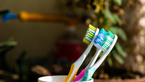 Какви болести може да пипнем ако делим четката си за зъби