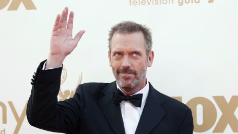 Хю Лори стана брадата булка (видео)