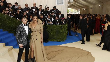 Приянка и Ник запознаха родителите си