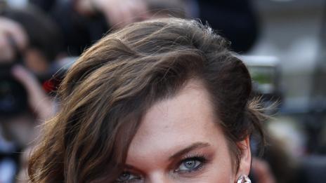 Мила Йовович е крадла