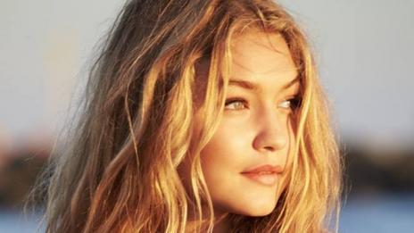 Папараци съдят Джиджи Хадид: Публикува техни снимки на себе си