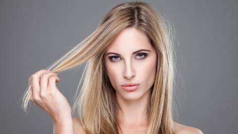 Тези ежедневни навици увреждат косата ни