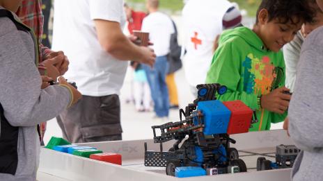 Стартира серия от курсове по роботика за деца и младежи в София