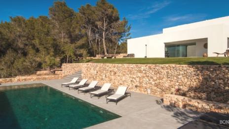 Слънчево бягство в Ибиса