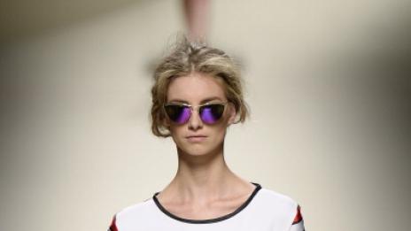 Структурни промени в косата: кок за лятото