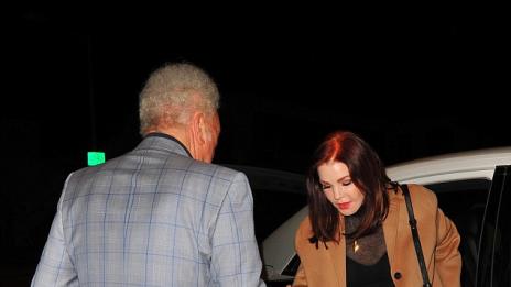 Сър Том Джоунс - на романтична вълна, ухажва Присила Пресли