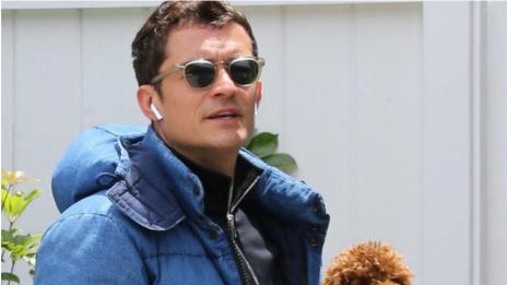 Орландо Блум разходи кучето на Кейти Пери