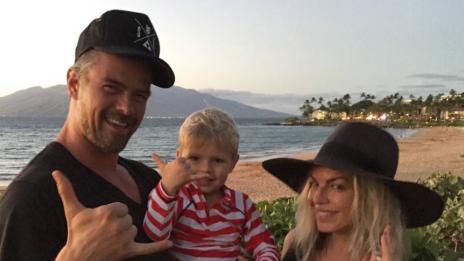 Фърги и Джош официално сложиха край на брака си