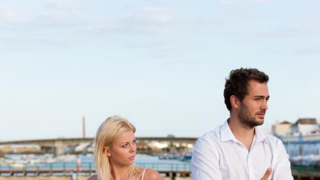 Как да преодолеем несигурността във връзката