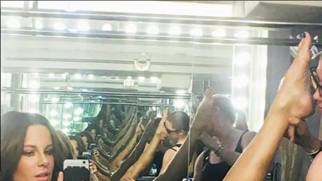 Кейт Бекинсейл заби младо гадже