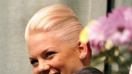 Зле ли й е? P!nk със семеен портрет