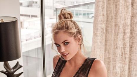 Тяло на седмицата: Кейт Ъптън с нова доза сексапил по бельо