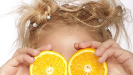 Нахранете лицето с портокали