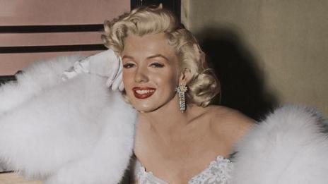 Червеното червило е най-добрият приятел на една жена