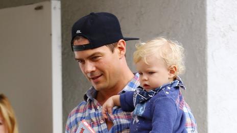 Фърги и Джош Дюамел искат да осиновят дете