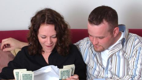 Каква е връзката "пари-щастие"