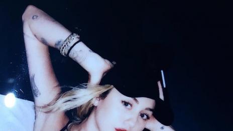 Майли Сайръс с нови татуировки