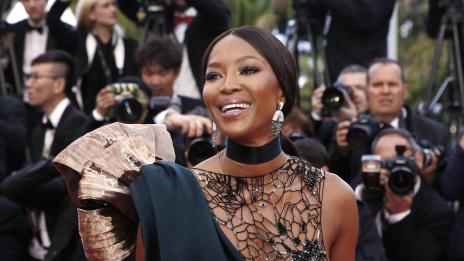 Наоми Кембъл става... влогър!