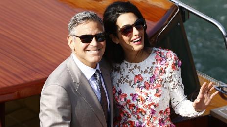 Вижте британския дом на Джордж Клуни и Амал