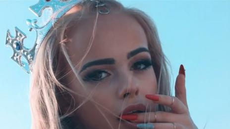 С подкрепата на мама и тате: Сузанита във VIP Brother