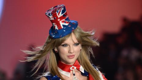Тейлър Суифт се опита да засенчи ангелите на Victoria's Secret