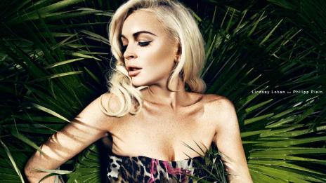 Линдзи Лоън показа класата на Philipp Plein